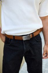 Pasek męski skórzany klamra automatyczna brązowy Beltimore A50 : Kolory - brązowy, beżowy, Rozmiar pasków - r.125-140 cm. Brązowe paski damskie bez wzorów, ze skóry, wizytowe. Za 64.99 zł.