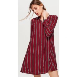 Koszulowa sukienka oversize - Bordowy. Czerwone sukienki damskie Cropp, z koszulowym kołnierzykiem. Za 69.99 zł.