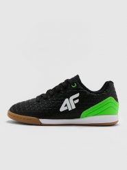 4F Halowe buty piłkarskie dziecięce - czarne 32. Czarne buty sportowe chłopięce 4f, bez wzorów, z gumy, bez zapięcia, na fitness i siłownię. W wyprzedaży za 99.99 zł.