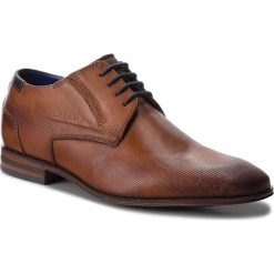 Buty BUGATTI - 312-101152100-6300 Cognac. Brązowe eleganckie półbuty Bugatti, z materiału. Za 319.00 zł.