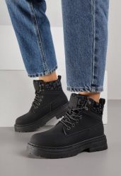 Czarne Trapery Zdobione Wzorzystymi Wstawkami Vetiane. Czarne śniegowce i trapery damskie Born2be, z jeansu. Za 119.99 zł.