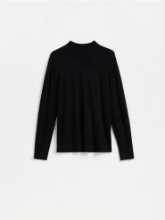 Gładki sweter z półgolfem - czarny. Czarne swetry przez głowę męskie Reserved, l, bez wzorów, z dzianiny, bez kołnierzyka. Za 129.99 zł.