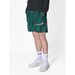 Szorty z kieszonką Hummel Court Aop. Zielone krótkie spodenki sportowe męskie Hummel, bez wzorów. Za 211.50 zł.