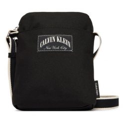 Saszetka Calvin Klein. Czarne saszetki męskie Calvin Klein, młodzieżowe, małe. Za 289.99 zł.