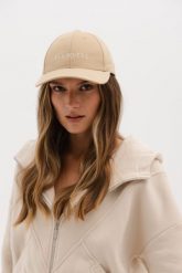 CZAPKA GAIA KAMELOWA One size - Flawless. Czapki i kapelusze damskie Flawless, bez wzorów, z tkaniny, eleganckie. Za 160.00 zł.