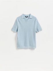 Bawełniany sweter polo - jasnoniebieski. Niebieskie swetry przez głowę męskie Reserved, l, bez wzorów, z bawełny, bez kołnierzyka. Za 129.99 zł.