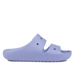 Sandały damskie Crocs CLASSIC SANDAL V2. Fioletowe skarpety damskie Crocs, bez wzorów. W wyprzedaży za 149.00 zł.