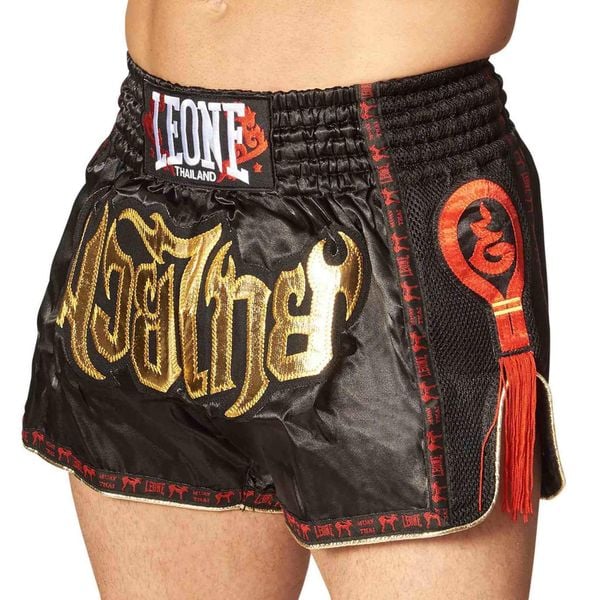 Spodenki bokserskie Leone bangkok kick-thai. Czarne krótkie spodenki sportowe męskie LEONE 1947, s, bez wzorów, z materiału. Za 332.00 zł.
