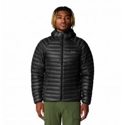 Kurtka z kapturem Mountain Hardwear Ghost Whisperer™. Czarne kurtki męskie Mountain Hardwear, bez wzorów, z puchu, trekkingowe. Za 1,648.50 zł.