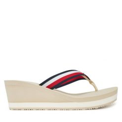 Japonki Tommy Hilfiger. Brązowe klapki damskie Tommy Hilfiger, bez wzorów, bez obcasa. Za 139.99 zł.