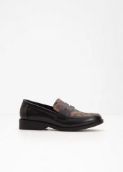 Loafersy. Czarne czółenka damskie bonprix, bez wzorów, bez obcasa, bez zapięcia. Za 129.99 zł.