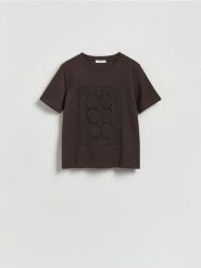 T-shirt z haftem - ciemnobrązowy. Brązowe t-shirty damskie Reserved, l, bez wzorów, z bawełny, bez kołnierzyka. Za 79.99 zł.