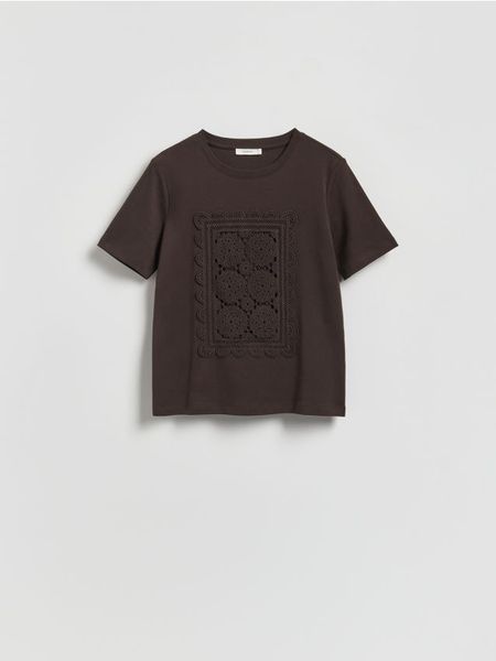 T-shirt z haftem - ciemnobrązowy. Brązowe t-shirty damskie Reserved, l, bez wzorów, z bawełny, bez kołnierzyka. Za 79.99 zł.