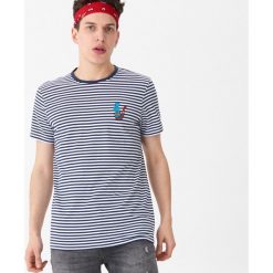 T-shirt z aplikacją - Niebieski. Niebieskie t-shirty męskie House, m, z aplikacjami, bez kołnierzyka. W wyprzedaży za 19.99 zł.