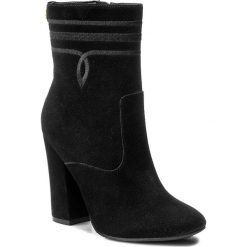 Botki GUESS - Lucablu2 FLLU23 SUE10 BLACK. Czarne botki damskie Guess, z materiału, bez obcasa, na obcasie. W wyprzedaży za 479.00 zł.