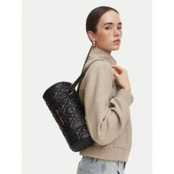 Torebka LOVE MOSCHINO. Czarne torebki do ręki damskie Love Moschino, bez wzorów, klasyczne, bez dodatków. Za 949.99 zł.
