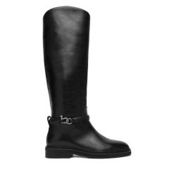 Oficerki GINO ROSSI. Czarne kozaki damskie Gino Rossi, bez obcasa, na płaskiej podeszwie. Za 599.99 zł.