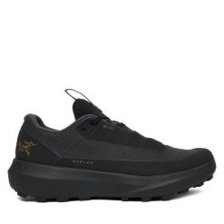 Trekkingi Arc'teryx. Czarne trekkingi damskie Arc'teryx, trekkingowe. Za 939.99 zł.