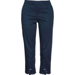 Spodnie 3/4 z koronką bonprix ciemnoniebieski. Spodnie materiałowe damskie marki bonprix. Za 139.99 zł.