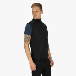 Ocieplana kamizelka treningowa męska Swedemount On Course Vest wodoodporna. Czarne buty sportowe męskie SWEDEMOUNT, m, bez wzorów, do biegania. Za 249.99 zł.