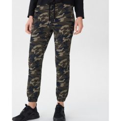 Spodnie typu jogger - Wielobarwn. Spodnie materiałowe damskie marki House. Za 79.99 zł.