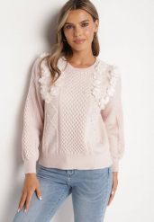 Różowy Sweter o Prostym Kroju Zdobiony Aplikacją w Kształcie Kwiatów z Perełkami Leavirae. Czerwone swetry damskie Born2be, z aplikacjami, z jeansu, eleganckie, bez kołnierzyka, bez ramiączek, bez kaptura. Za 149.99 zł.