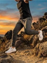 Spodnie tapered fit - zielony. Zielone spodnie materiałowe męskie Sinsay, l, bez wzorów. Za 59.99 zł.