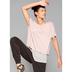 Koszulka Athleisure - Różowy. T-shirty damskie marki Mohito. W wyprzedaży za 39.99 zł.