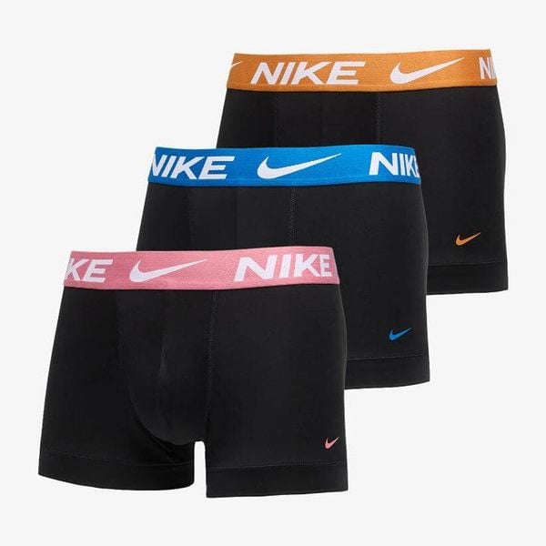 Bokserki Nike Trunk 3 szt. KE1156 067 Czarny. Czarne bokserki męskie Nike, l, bez wzorów, z materiału. Za 177.62 zł.