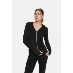 Bluza sportowa Windy Cradiobunny rozpinana. Czarne bluzy damskie Cardio Bunny, bez wzorów, bez kaptura. Za 79.99 zł.