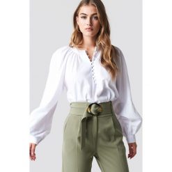 NA-KD Boho Bluzka oversize z guzikami - White. Bluzki damskie marki NA-KD Boho. Za 161.95 zł.