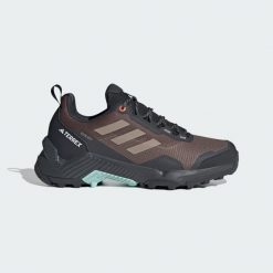 Buty Eastrail 2.0 RAIN.RDY Hiking. Brązowe trekkingi damskie Adidas. W wyprzedaży za 342.42 zł.