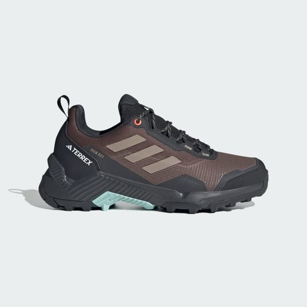 Buty Eastrail 2.0 RAIN.RDY Hiking. Brązowe trekkingi damskie Adidas. W wyprzedaży za 342.42 zł.