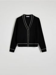 Kardigan z kontrastowym wykończeniem - czarny. Czarne kardigany damskie Reserved, l, bez wzorów, z dzianiny. W wyprzedaży za 59.99 zł.