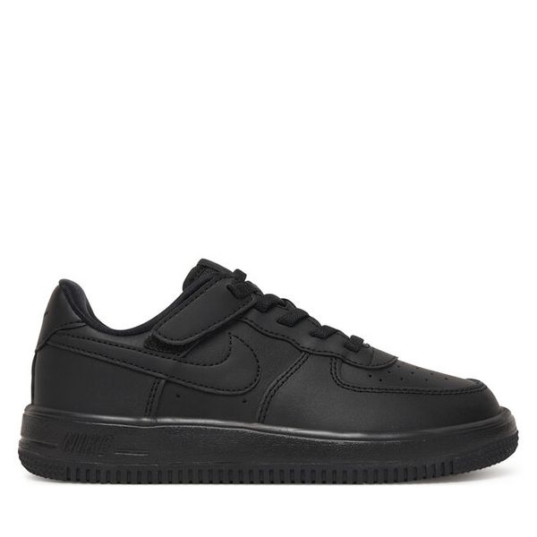 Sneakersy Nike. Czarne trampki i tenisówki chłopięce Nike, bez wzorów, bez zapięcia. Za 299.99 zł.