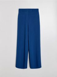 Spodnie wide leg z domieszką wiskozy - niebieski. Niebieskie spodnie materiałowe damskie Sinsay, l, bez wzorów, z wiskozy. Za 49.99 zł.