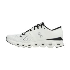 Buty do biegania damskie On Running Cloud X 4. Białe obuwie sportowe damskie On Running, bez wzorów, z materiału, do biegania. Za 829.00 zł.