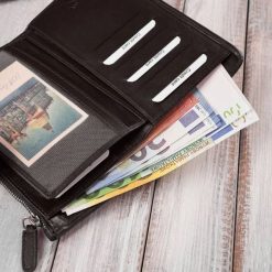 Paolo Peruzzi Duży portfel damski ciemnobrązowy handmade z ochroną RFID AY-08-BR. Brązowe portfele damskie Paolo Peruzzi, bez wzorów. Za 153.82 zł.