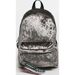 Tommy Jeans - Plecak. Szare plecaki damskie Tommy Jeans, z jeansu. Za 399.90 zł.