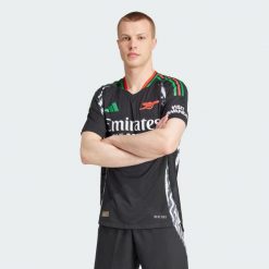 Koszulka Arsenal 24/25 Away Authentic. Czarne koszulki sportowe męskie Adidas, l, bez wzorów, bez kołnierzyka, bez ramiączek, do piłki nożnej. W wyprzedaży za 489.30 zł.