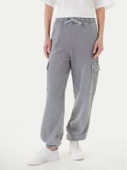 United Colors Of Benetton Spodnie dresowe 39BLDF01B Szary Regular Fit. Szare spodnie dresowe damskie United Colors Of Benetton, xl, bez wzorów, z bawełny. Za 159.99 zł.