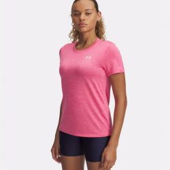 Koszulka treningowa damska Under Armour Tech C-Twist. Czerwone t-shirty damskie Under Armour, xl, bez wzorów, sportowe, bez kołnierzyka. Za 79.99 zł.