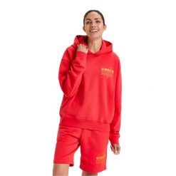 Bluza DIADORA HOODIE MANIFESTO. Czerwone bluzy męskie Diadora, m, bez wzorów, bez kaptura. Za 129.99 zł.