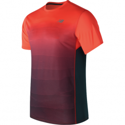 Koszulka treningowa MT71066AOP. Koszulki sportowe męskie marki New Balance. W wyprzedaży za 69.99 zł.