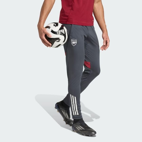 Spodnie treningowe Arsenal Tiro 25 Competition. Brązowe spodnie sportowe męskie Adidas, bez wzorów, z dresówki, na fitness i siłownię. Za 279.00 zł.