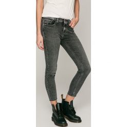 Calvin Klein Jeans - Jeansy Divisio. Jeansy damskie marki Calvin Klein Jeans. W wyprzedaży za 329.90 zł.