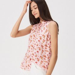 Wzorzysta bluzka z kołnierzem - Kremowy. Bluzki damskie marki Sinsay. Za 29.99 zł.