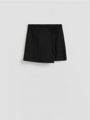 Spódnico-szorty z wiskozą - czarny. Czarne szorty damskie Reserved, l, bez wzorów, z tkaniny. Za 89.99 zł.