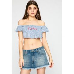 Tommy Hilfiger - Top. Szare topy damskie Tommy Hilfiger, z nadrukiem, z bawełny, z krótkim rękawem. W wyprzedaży za 139.90 zł.