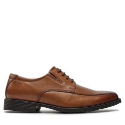 Półbuty Clarks. Brązowe eleganckie półbuty Clarks, wizytowe, bez zapięcia. Za 259.99 zł.